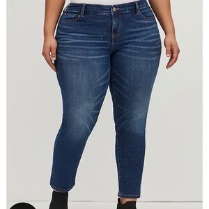 Torrid Boyfriend stretch jeans vintage‎ stretch medium wash Sz 18 R